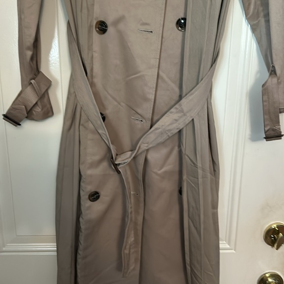 Jovonna London Trench Coat - Picture 3 of 7